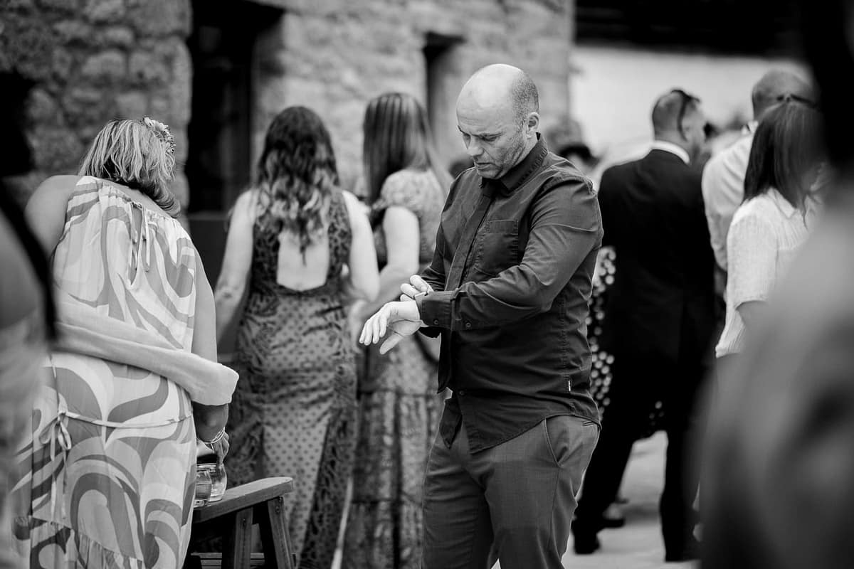 wedding guests at knightor winery