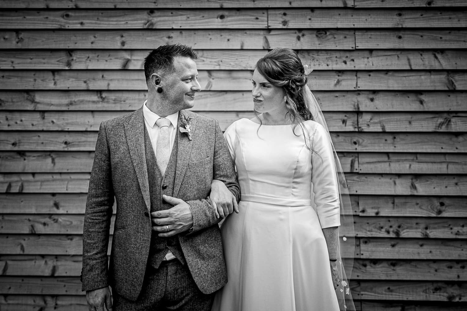 How-to-Choose-Your-Wedding-Photographer-in-6-Steps