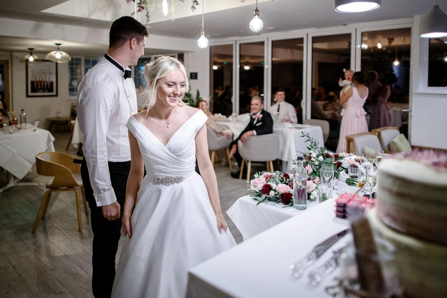 wedding cake cornwall