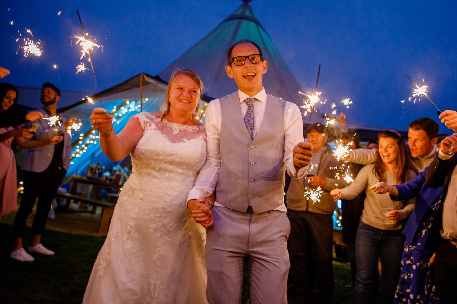 sparkler tunnel wedding cornwall