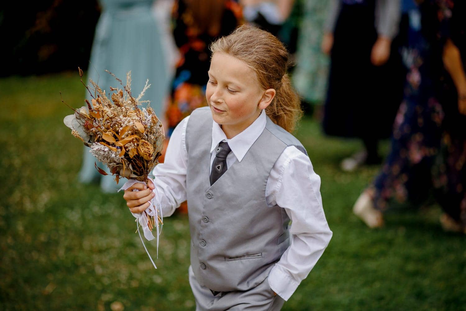 bouquet toss