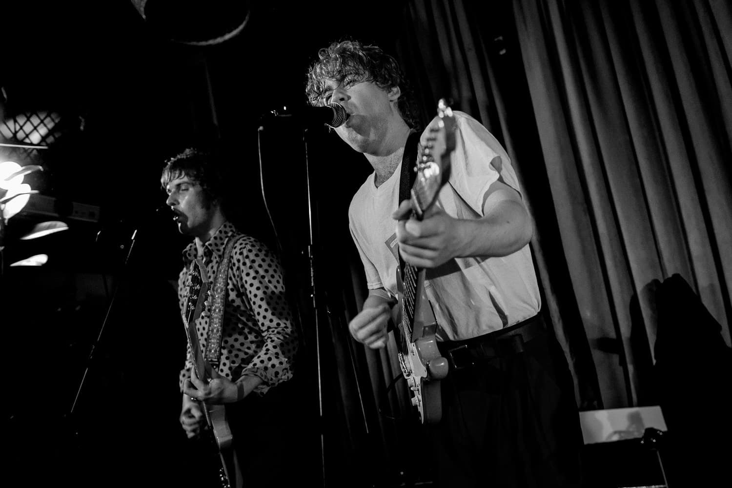The Velvet Hands live Cornish Bank