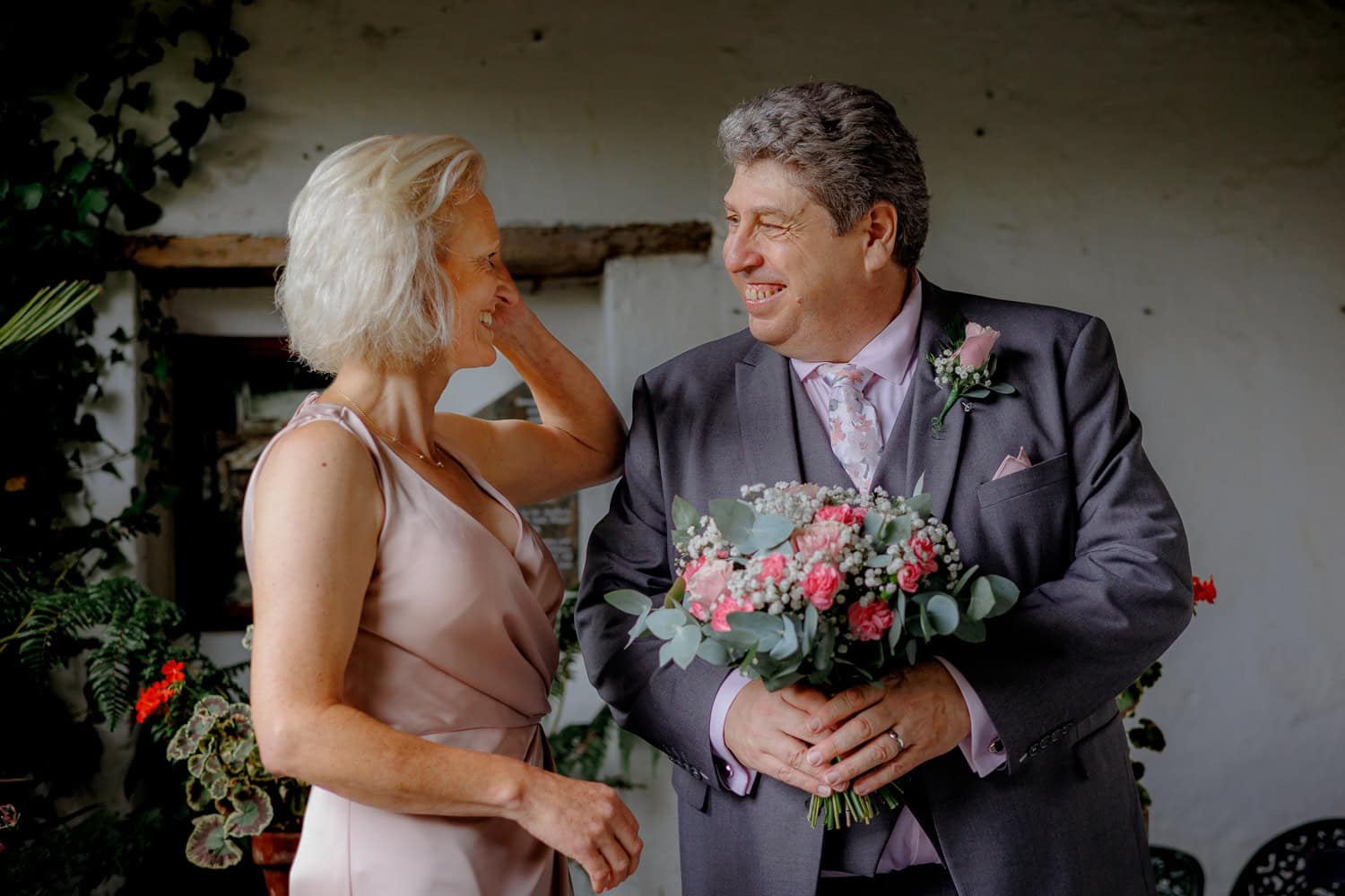bride and groom at the lost gardens of heligan