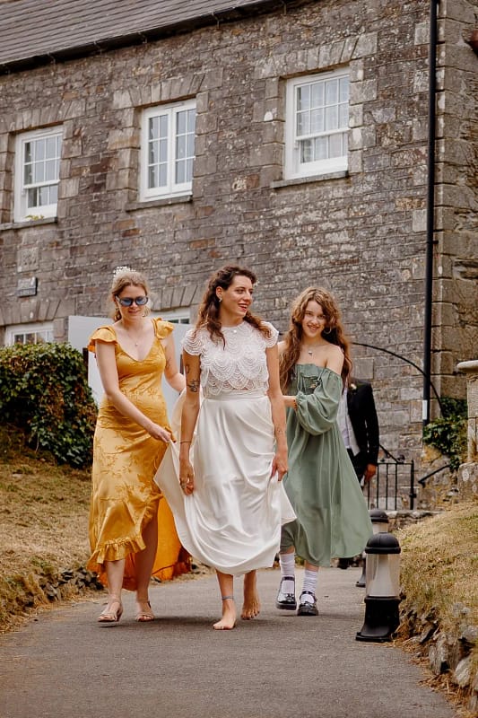bride and bridesmaids cornwall